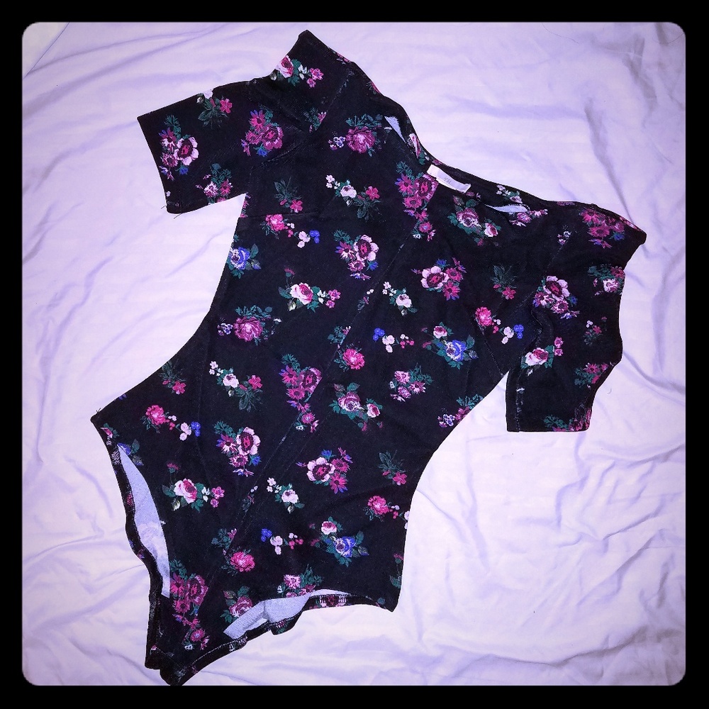 H&M Fitted floral bodysuit